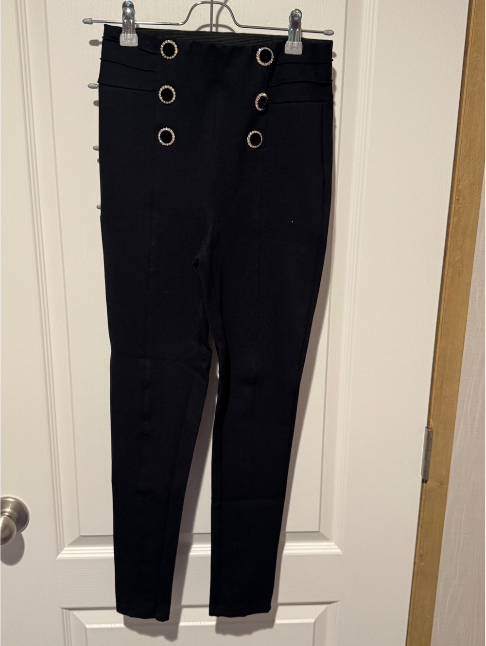 Zara Black High-Waisted Skinny Pants with Decorative Buttons